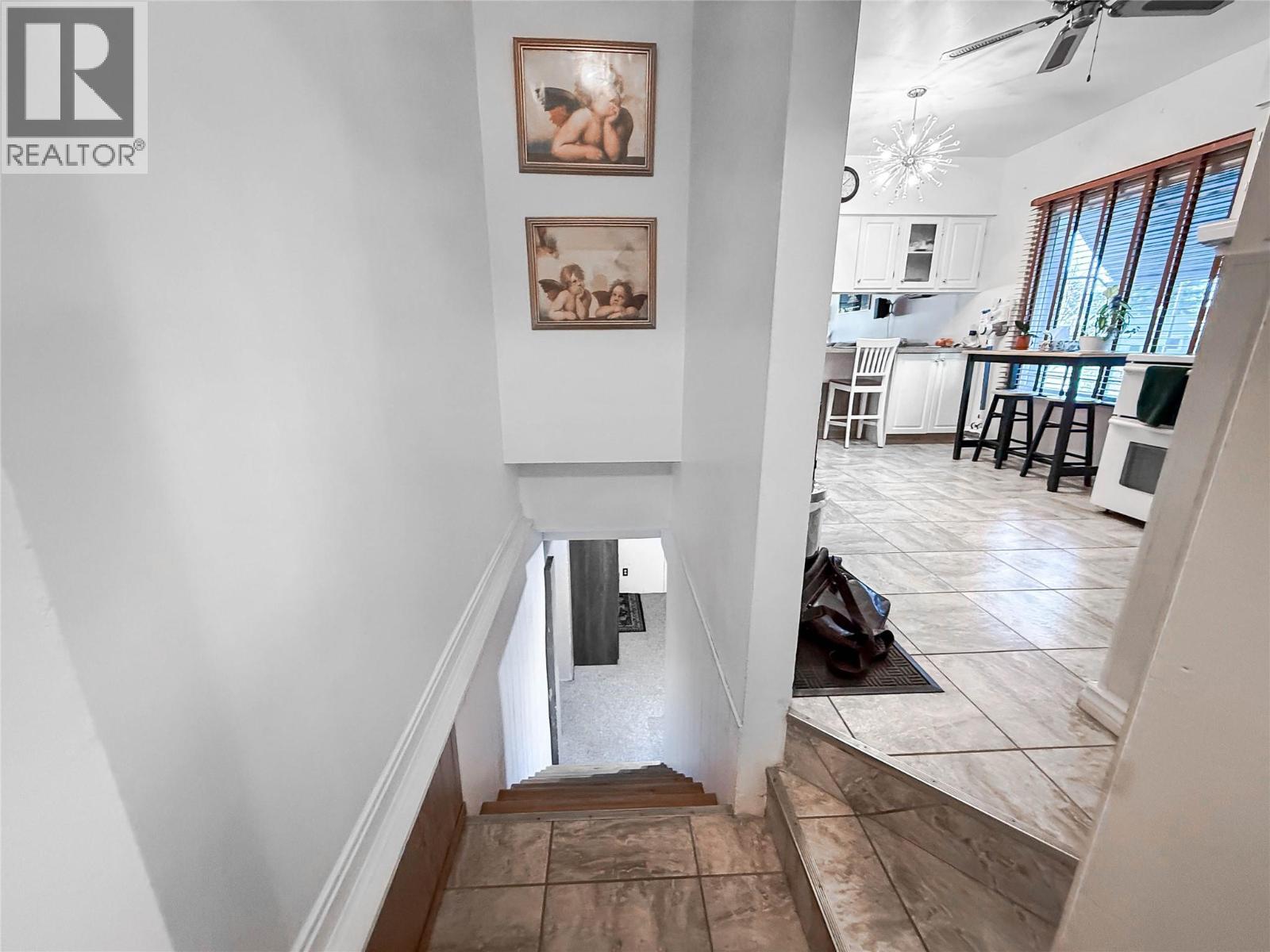 510 10th Avenue, Montrose, British Columbia  V0G 1P0 - Photo 9 - 10380818