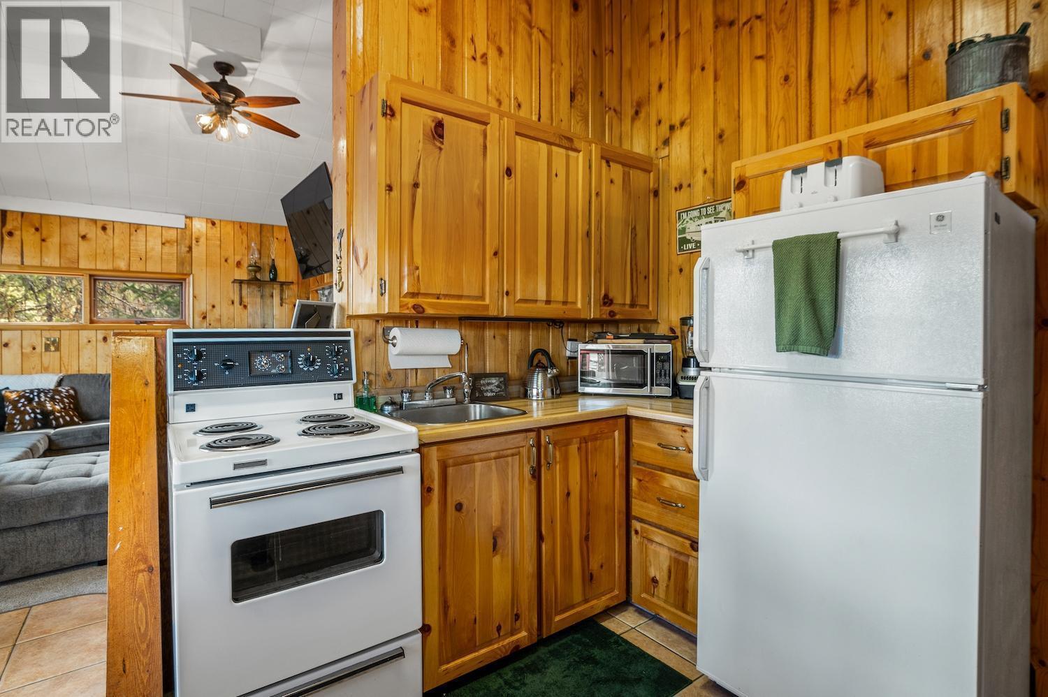 1249 Tie Lake Shore Road South, Jaffray, British Columbia  V0B 1T0 - Photo 10 - 10381031