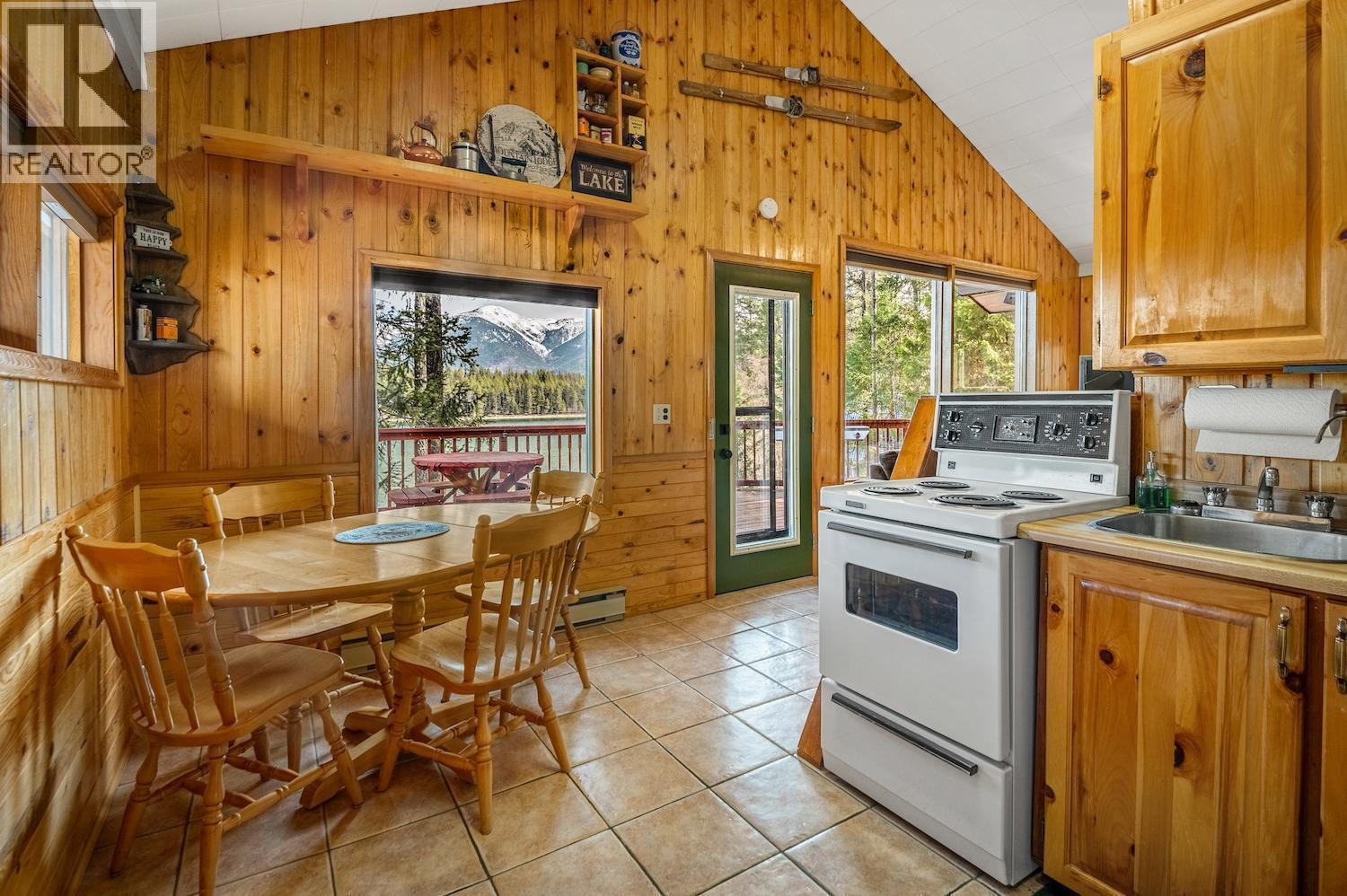 1249 Tie Lake Shore Road South, Jaffray, British Columbia  V0B 1T0 - Photo 6 - 10381031