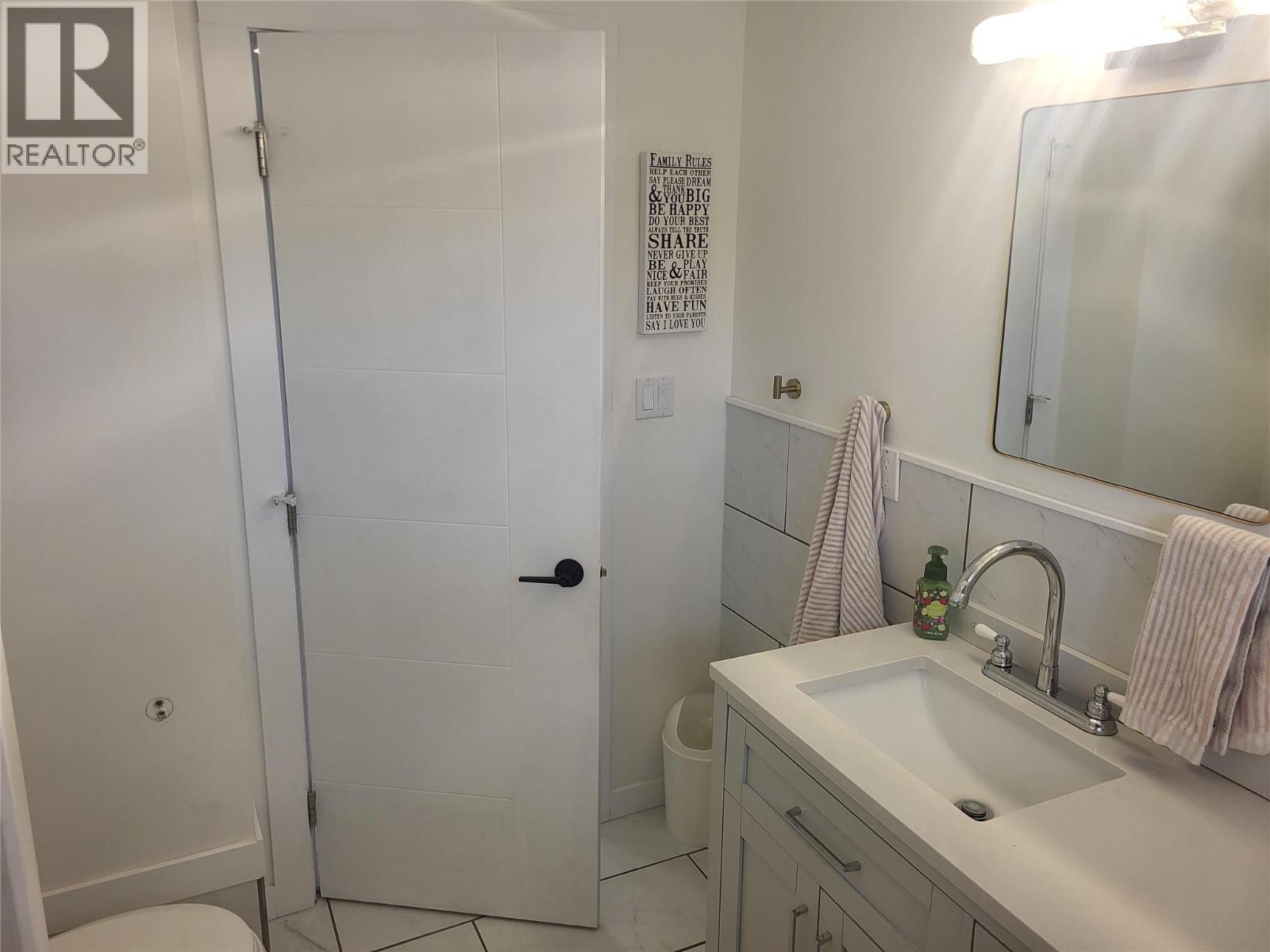 9504 Hummingbird Lane, Osoyoos, British Columbia  V0H 1V5 - Photo 11 - 10381113