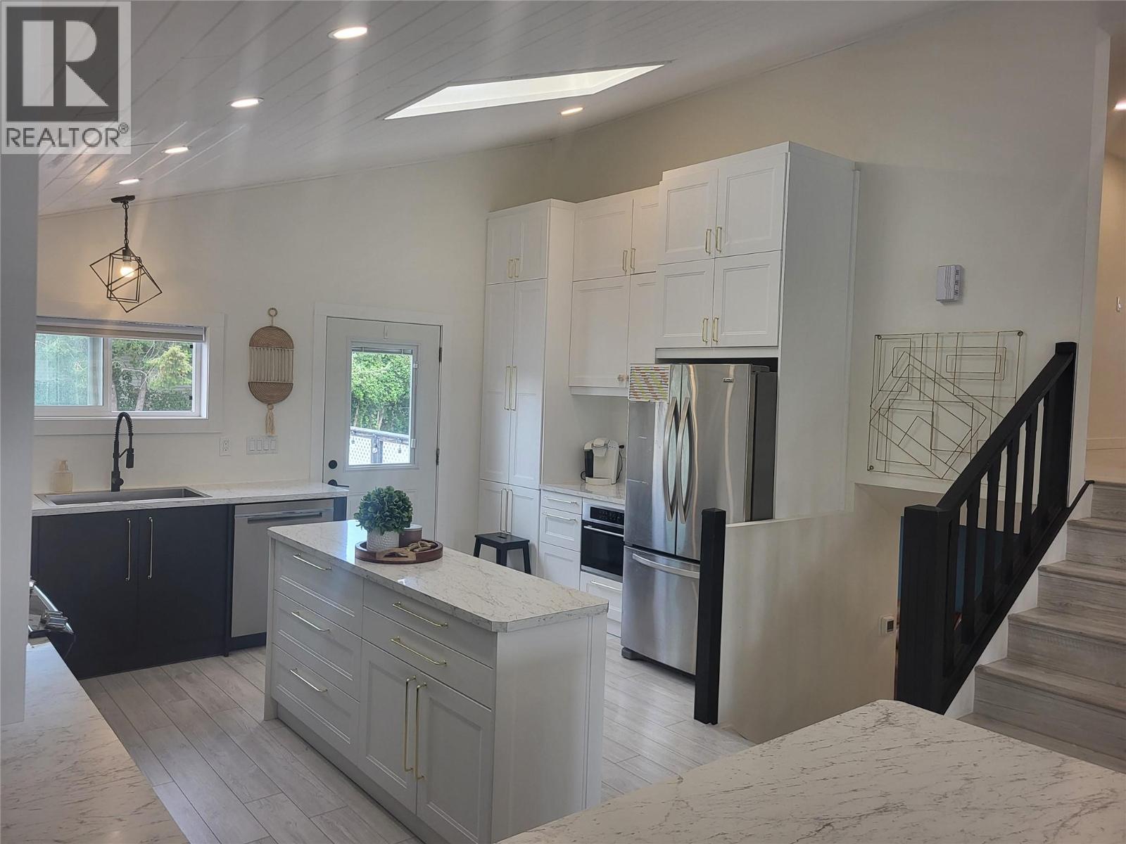 9504 Hummingbird Lane, Osoyoos, British Columbia  V0H 1V5 - Photo 2 - 10381113