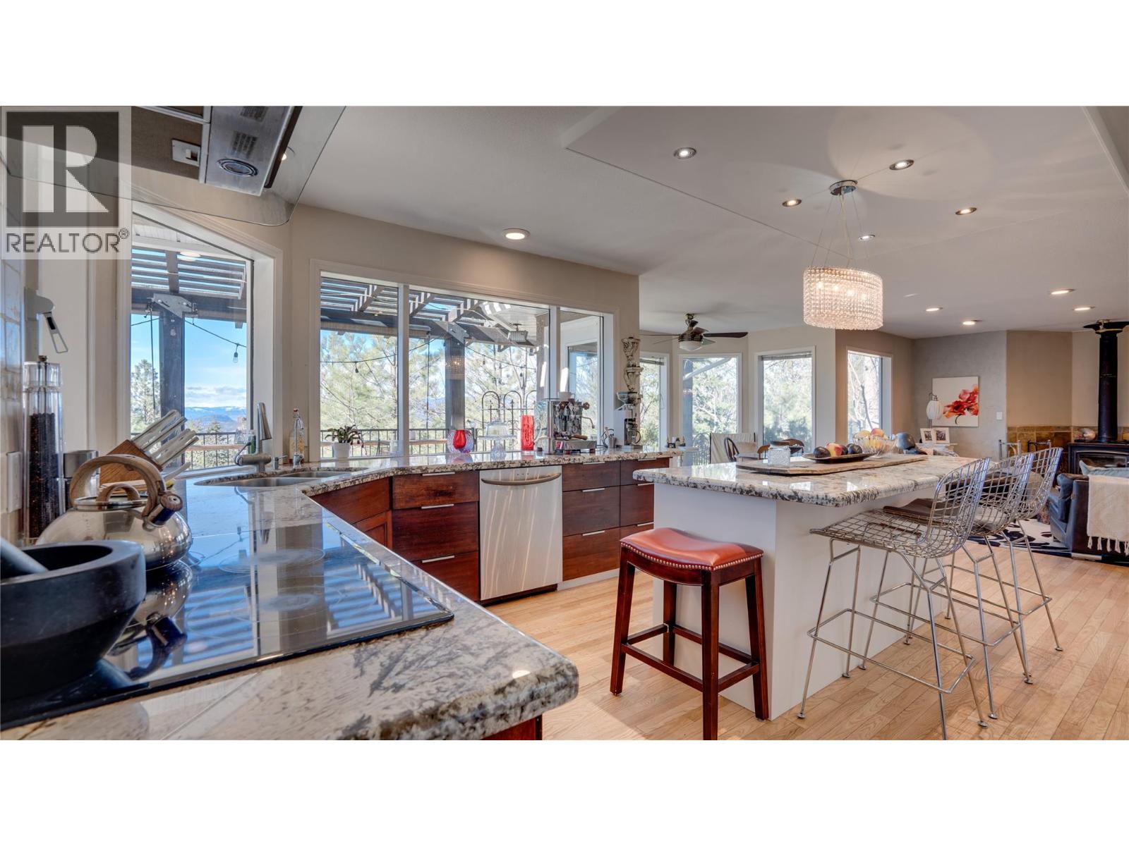 5775 Deadpine Drive, Kelowna, British Columbia  V1P 1A3 - Photo 18 - 10381076