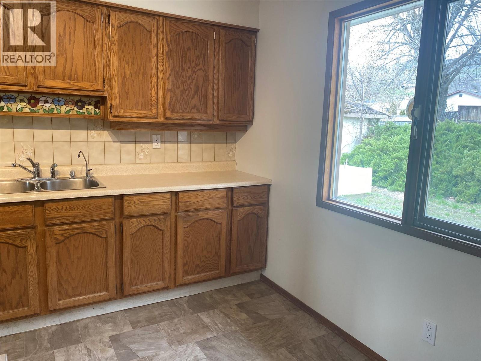 2900 Prospect Drive, Vernon, British Columbia  V1T 8E4 - Photo 8 - 10380754