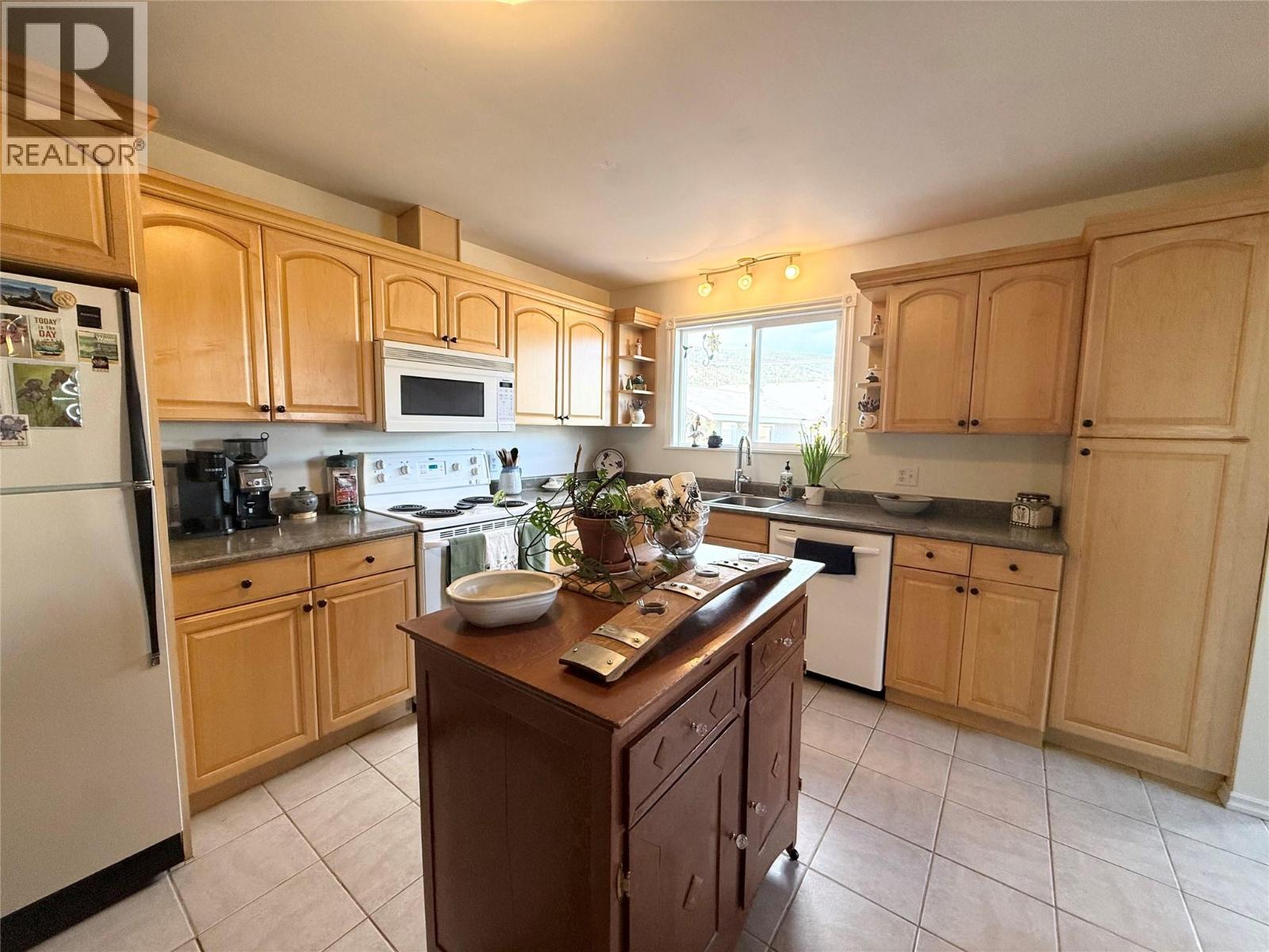 1687 Canford Avenue, Merritt, British Columbia  V1K 1B8 - Photo 11 - 10381038