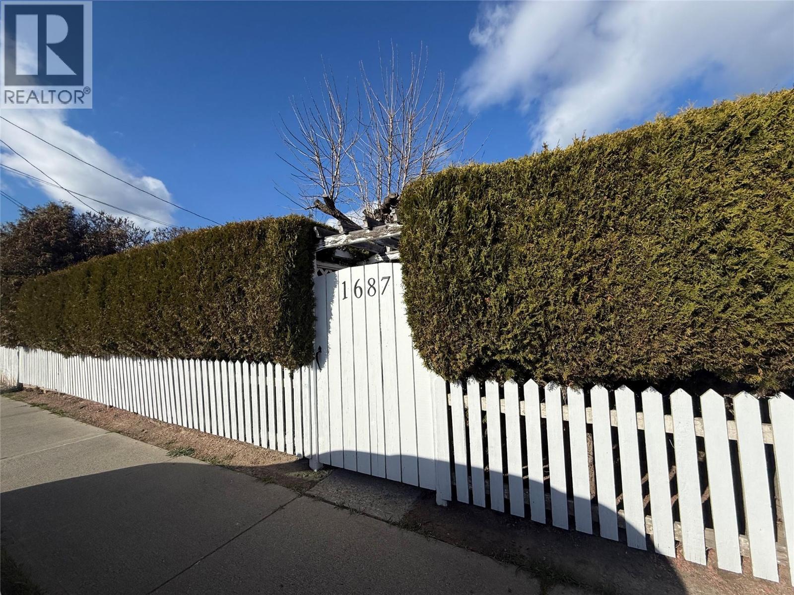 1687 Canford Avenue, Merritt, British Columbia  V1K 1B8 - Photo 2 - 10381038
