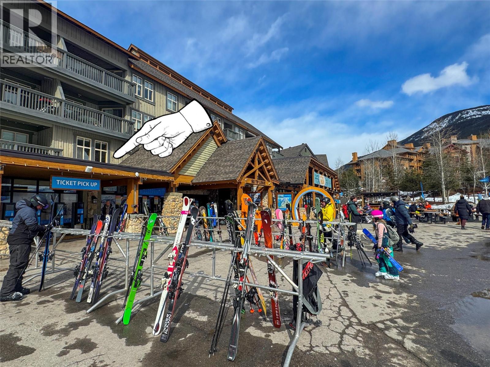 2050 Summit Drive Unit# 205, Panorama, British Columbia  V0A 1T0 - Photo 1 - 10381052