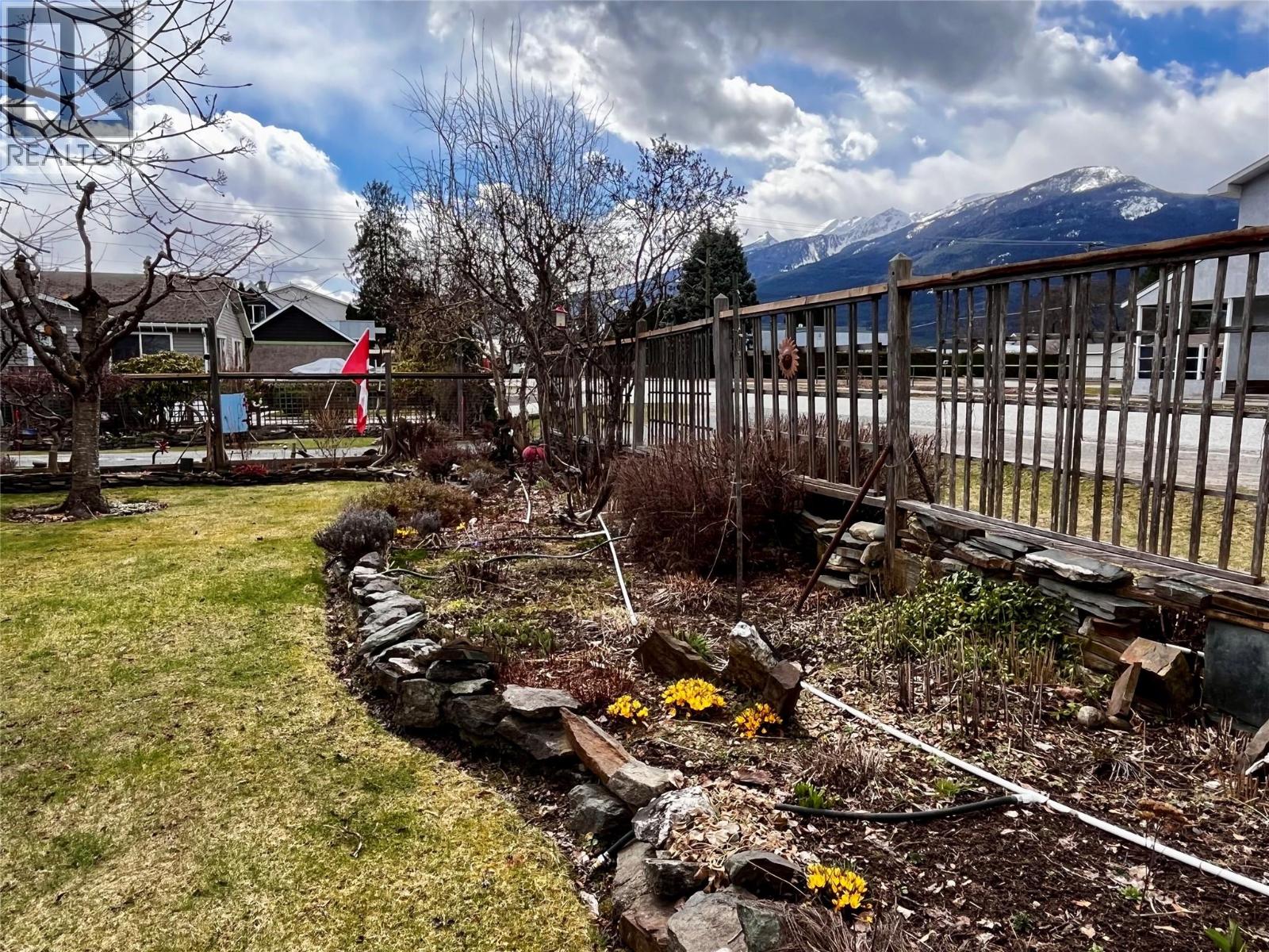 203 4th Avenue Nw, Nakusp, British Columbia  V0G 1R0 - Photo 13 - 10380970