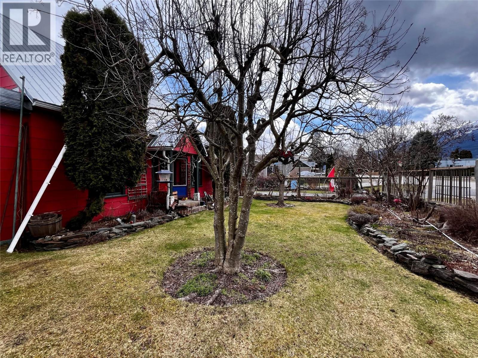 203 4th Avenue Nw, Nakusp, British Columbia  V0G 1R0 - Photo 14 - 10380970