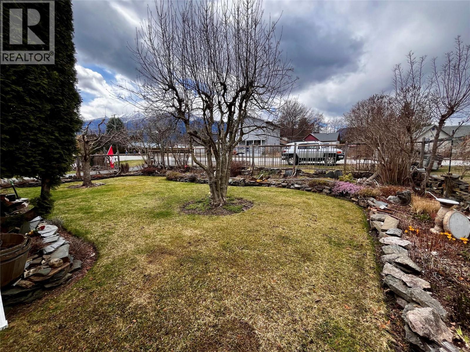 203 4th Avenue Nw, Nakusp, British Columbia  V0G 1R0 - Photo 16 - 10380970