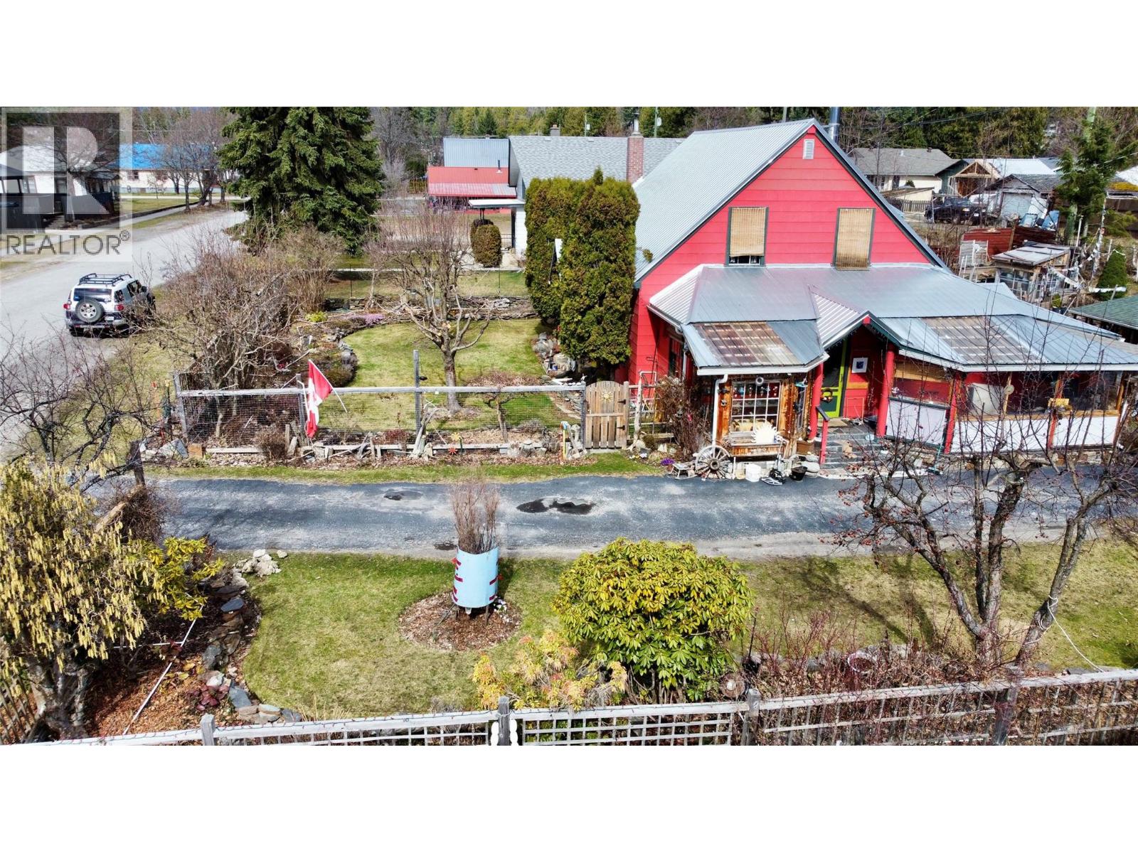 203 4th Avenue Nw, Nakusp, British Columbia  V0G 1R0 - Photo 4 - 10380970