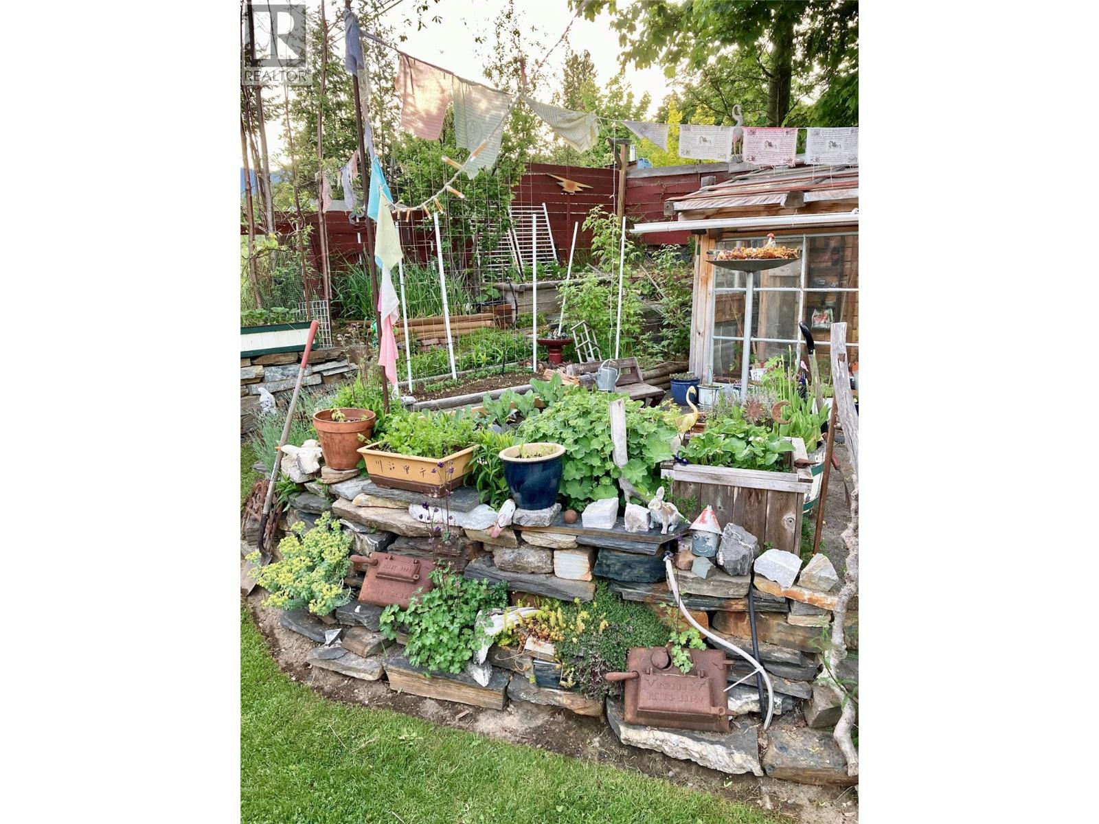 203 4th Avenue Nw, Nakusp, British Columbia  V0G 1R0 - Photo 61 - 10380970