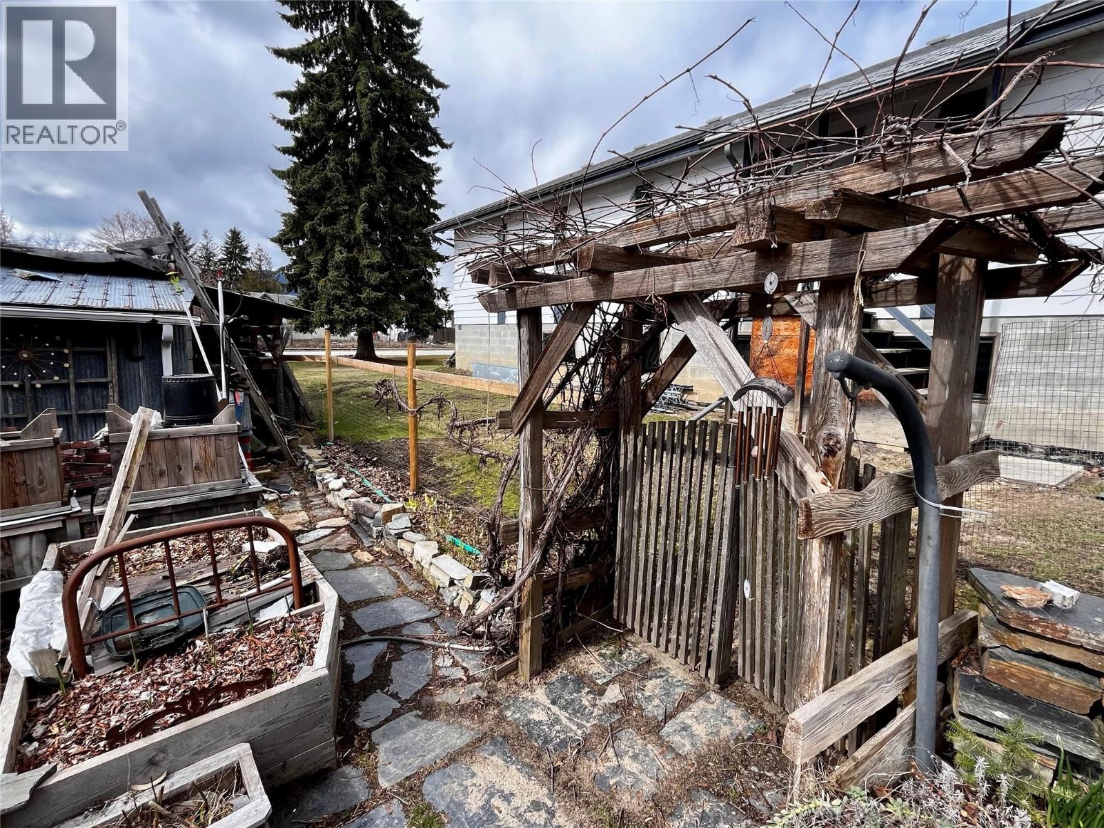 203 4th Avenue Nw, Nakusp, British Columbia  V0G 1R0 - Photo 88 - 10380970