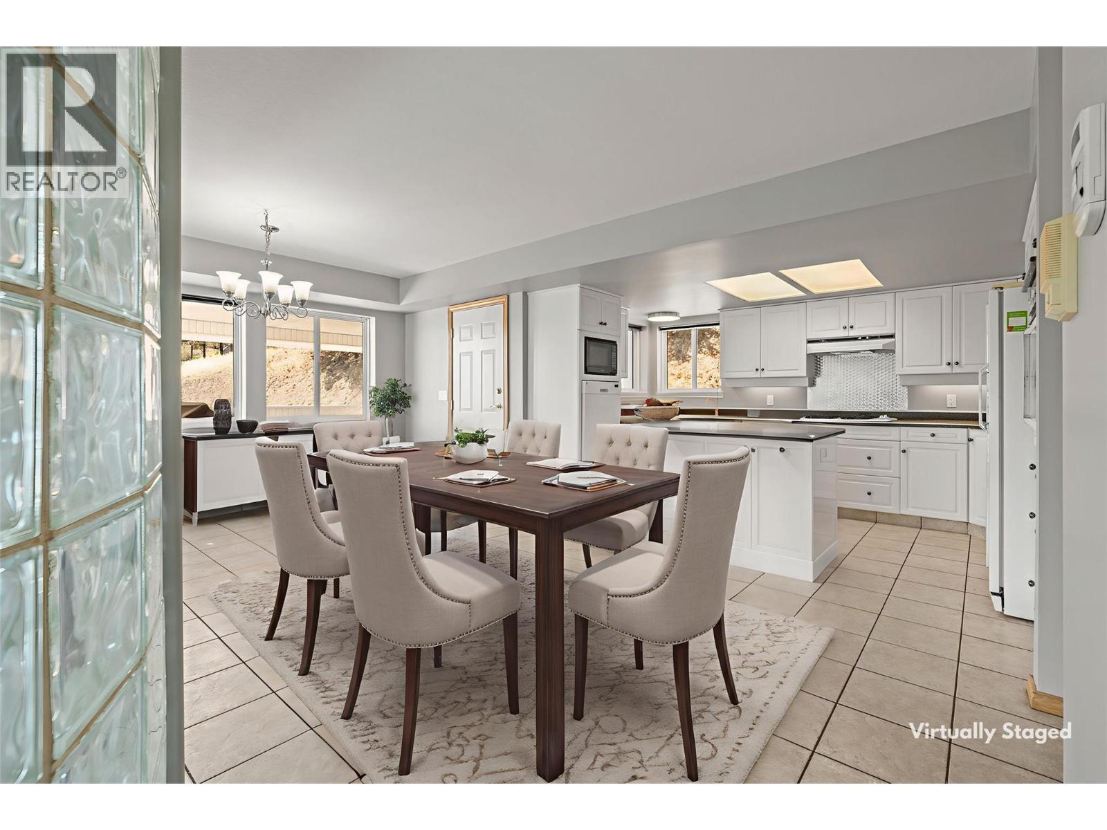 7967 Tronson Road, Vernon, British Columbia  V1H 1C6 - Photo 12 - 10381155