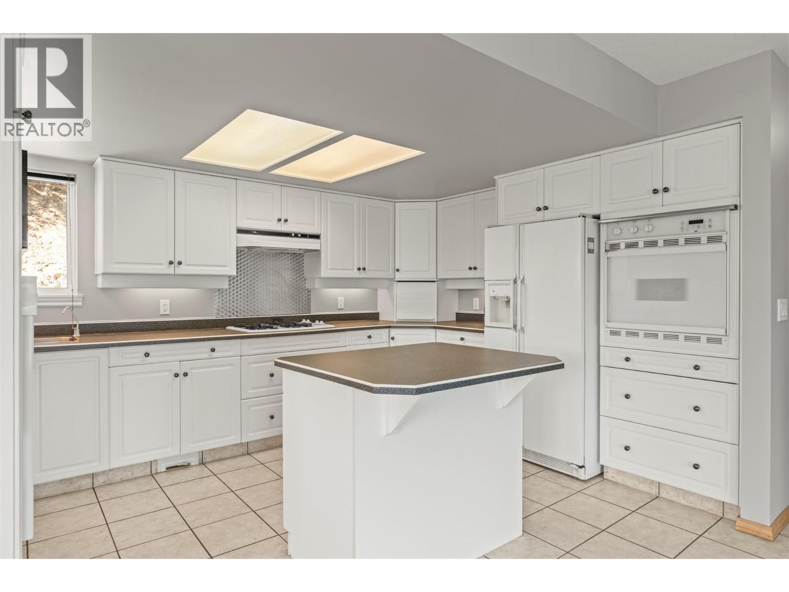 7967 Tronson Road, Vernon, British Columbia  V1H 1C6 - Photo 14 - 10381155