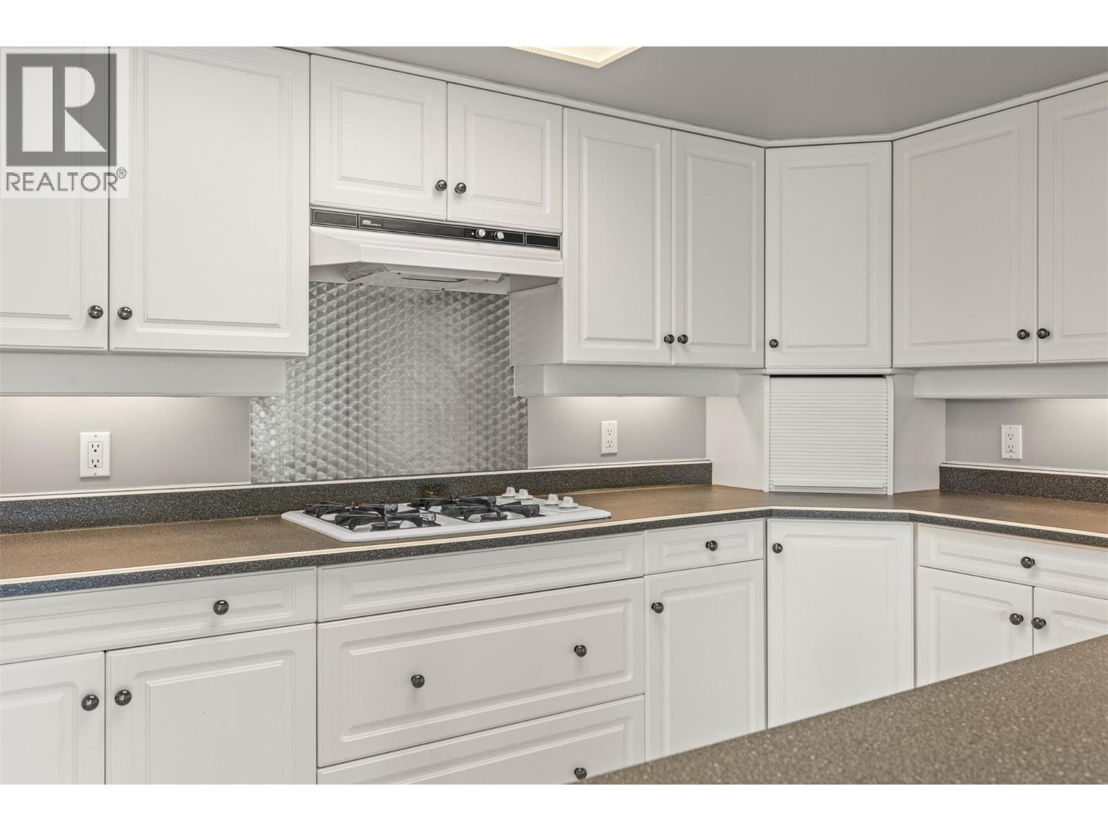 7967 Tronson Road, Vernon, British Columbia  V1H 1C6 - Photo 15 - 10381155