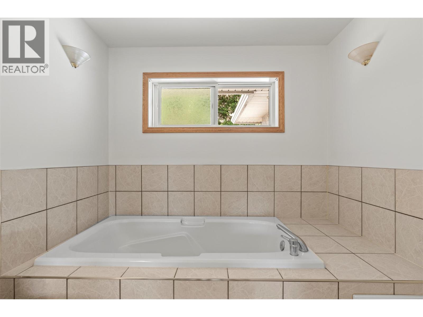 7967 Tronson Road, Vernon, British Columbia  V1H 1C6 - Photo 44 - 10381155