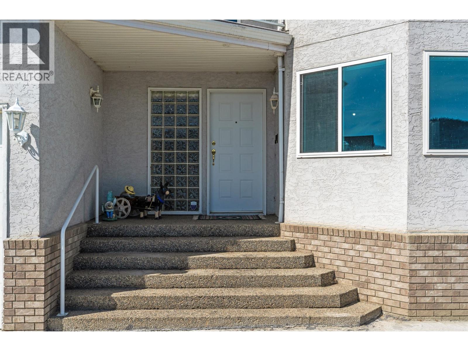 7967 Tronson Road, Vernon, British Columbia  V1H 1C6 - Photo 7 - 10381155