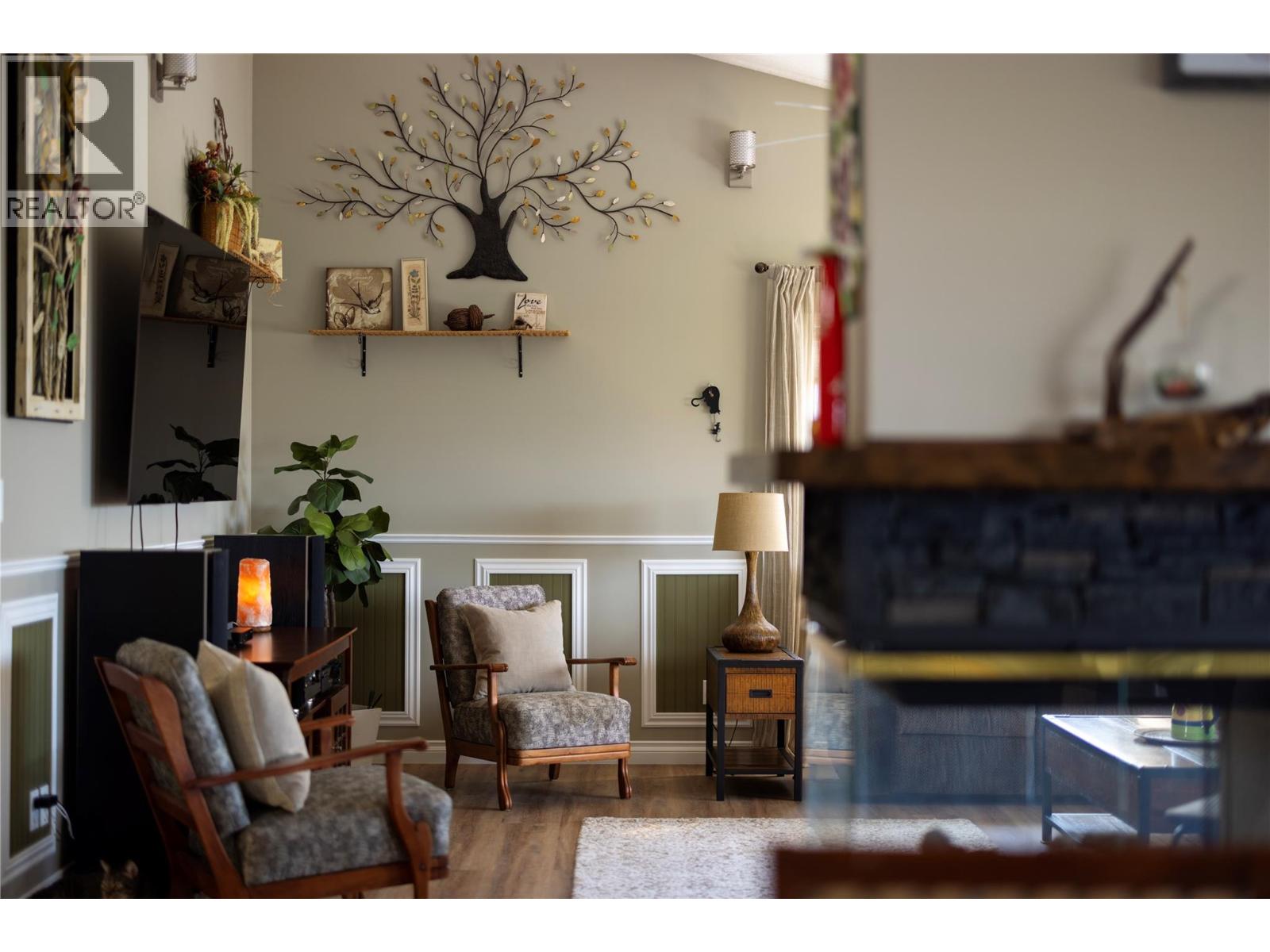 815 Galiano Road, Vernon, British Columbia  V1B 3B3 - Photo 4 - 10380919