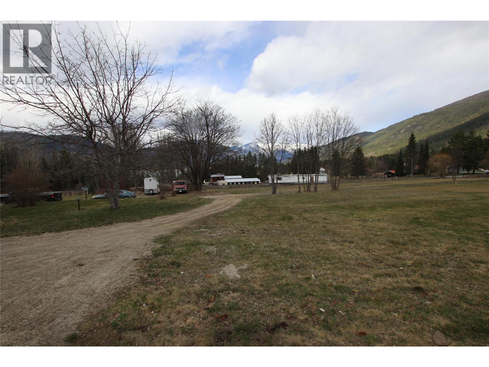 413 Willow Street, Fauquier, British Columbia  V0G 1K0 - Photo 31 - 10381157