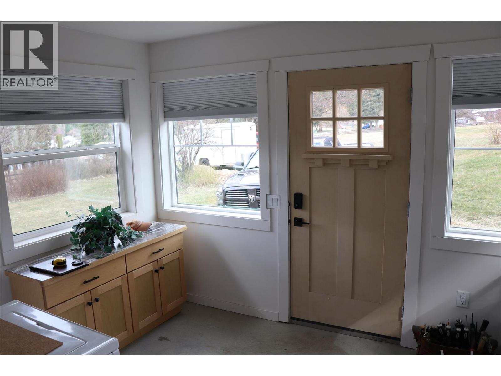 413 Willow Street, Fauquier, British Columbia  V0G 1K0 - Photo 9 - 10381157