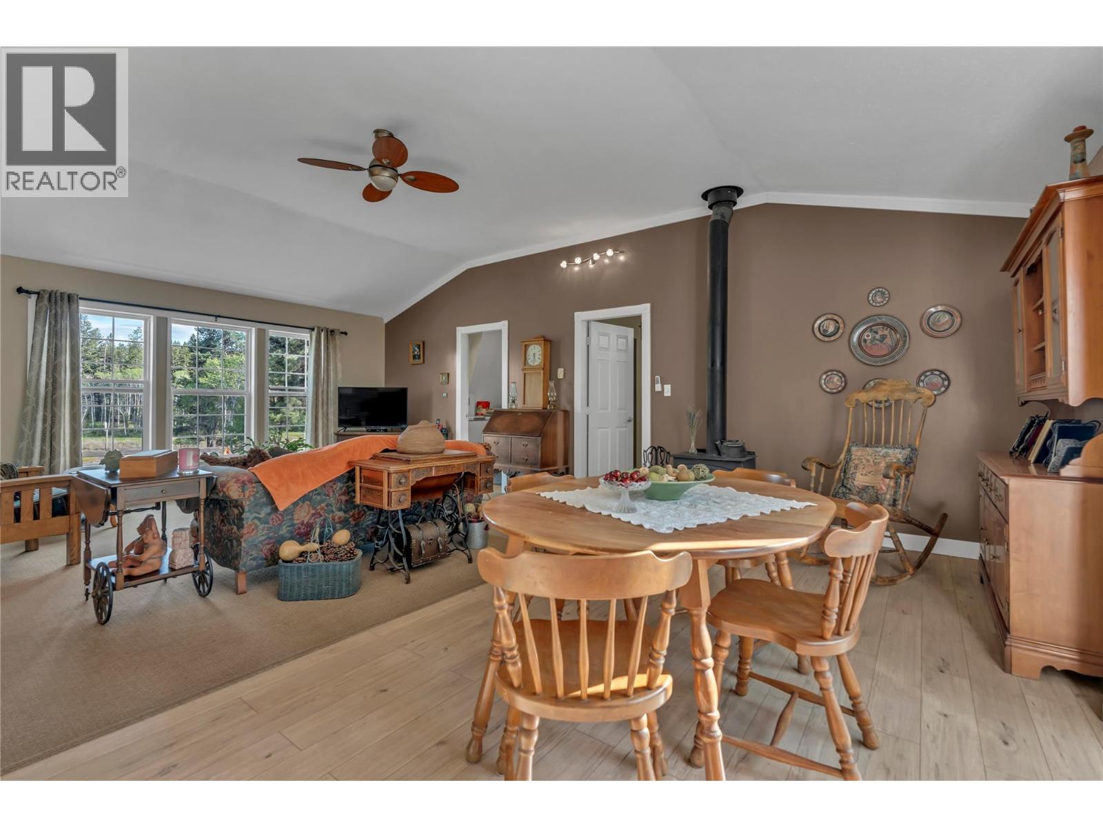 942 Copper Mountain Rd, Princeton, British Columbia  V0X 1W0 - Photo 37 - 10380999