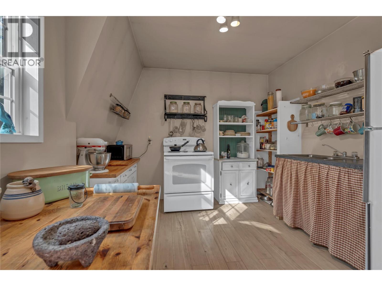 942 Copper Mountain Rd, Princeton, British Columbia  V0X 1W0 - Photo 38 - 10380999