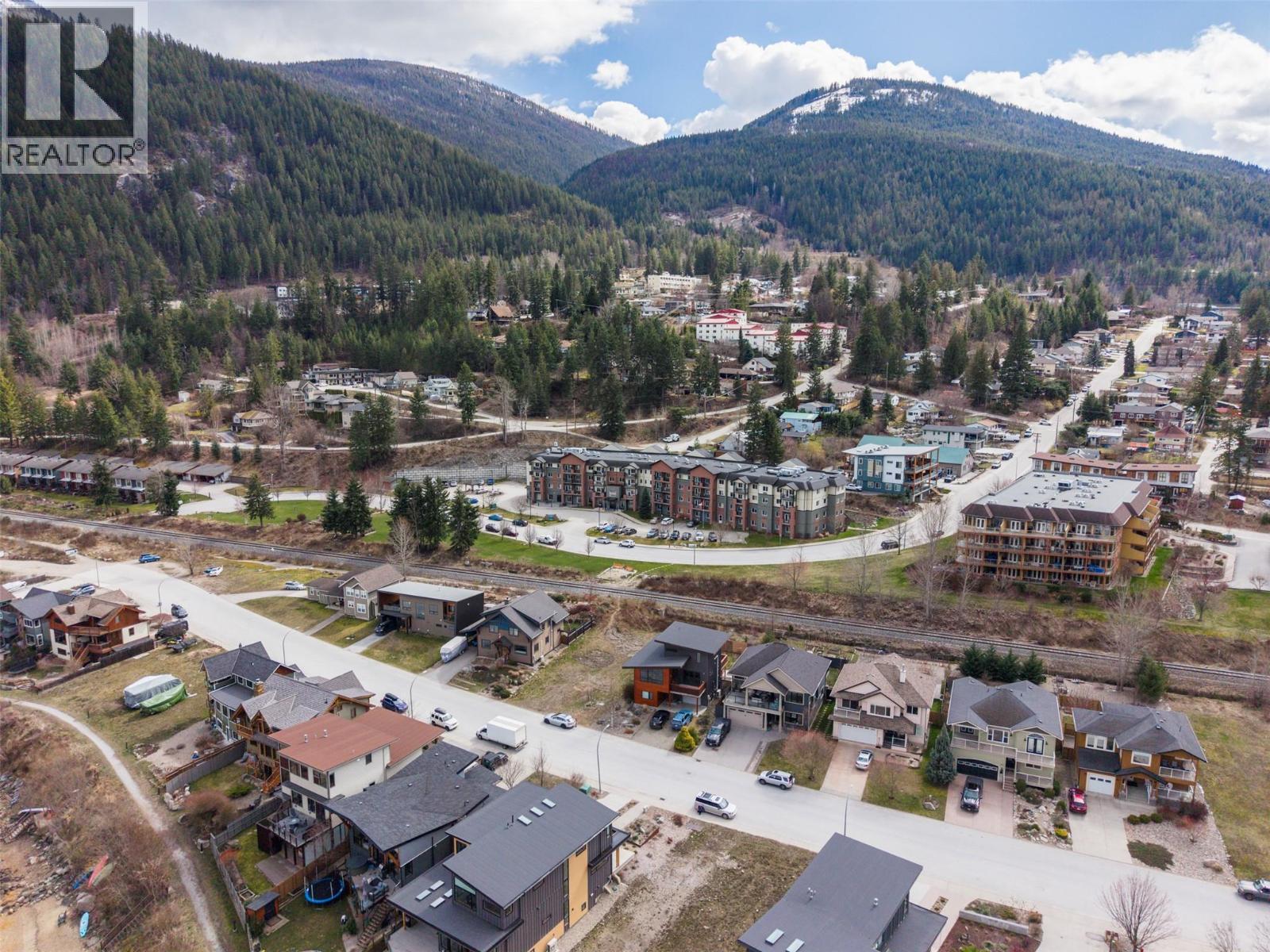 1002 Sproat Drive, Nelson, British Columbia  V1L 7B7 - Photo 10 - 10381001