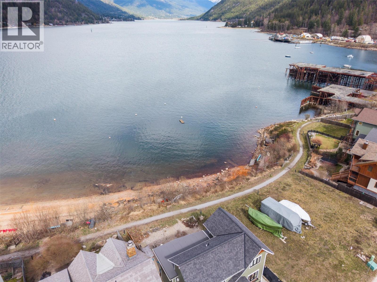 1002 Sproat Drive, Nelson, British Columbia  V1L 7B7 - Photo 11 - 10381001
