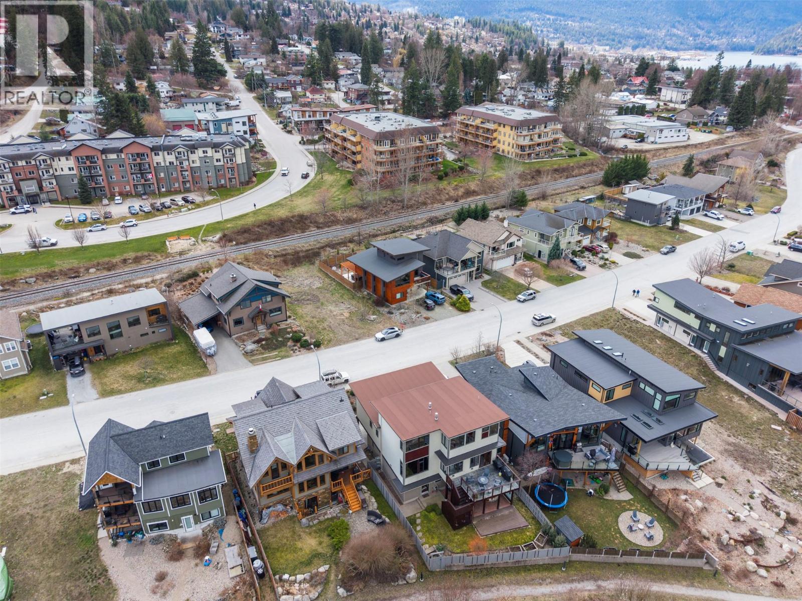 1002 Sproat Drive, Nelson, British Columbia  V1L 7B7 - Photo 17 - 10381001