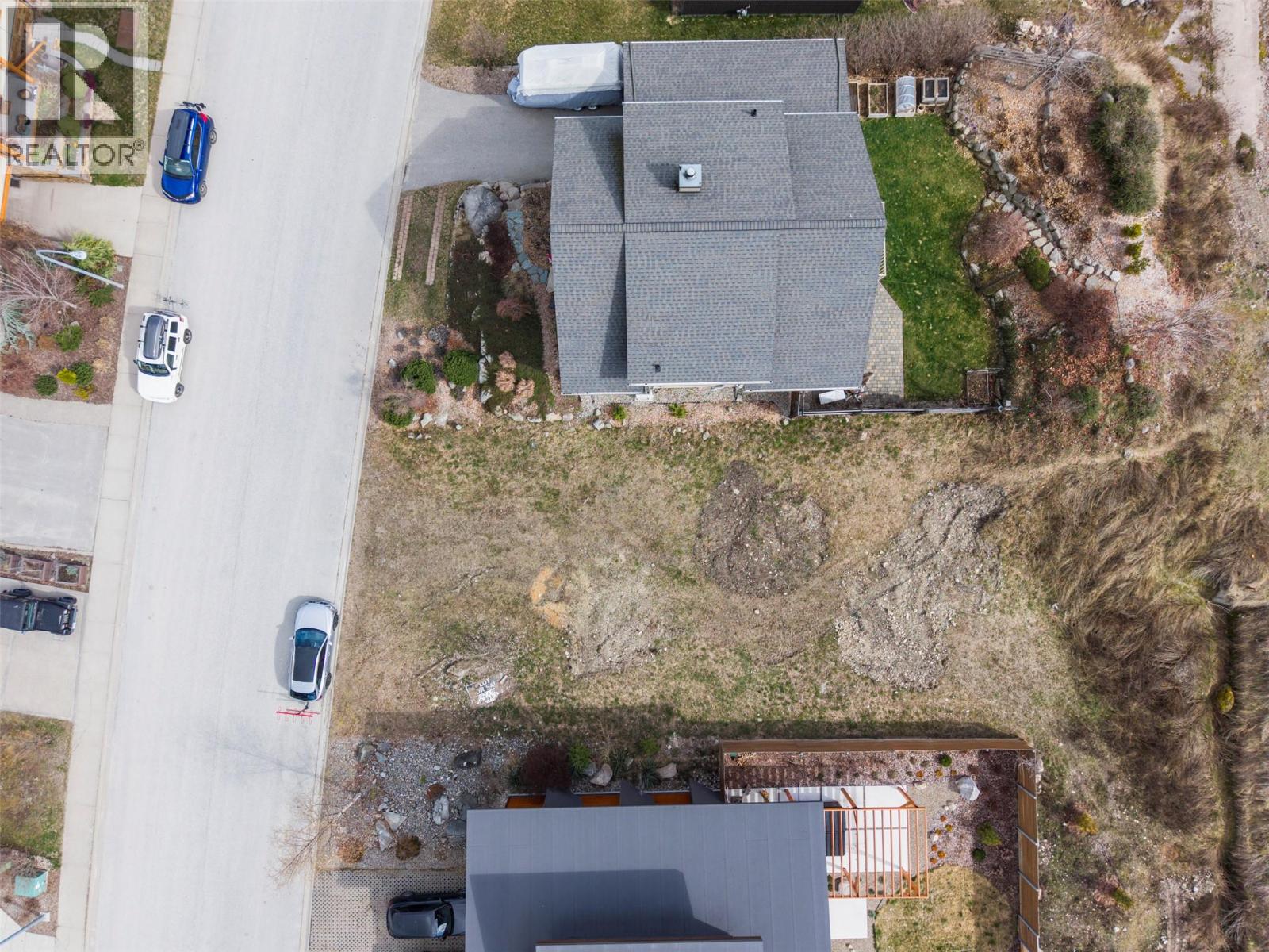 1002 Sproat Drive, Nelson, British Columbia  V1L 7B7 - Photo 3 - 10381001