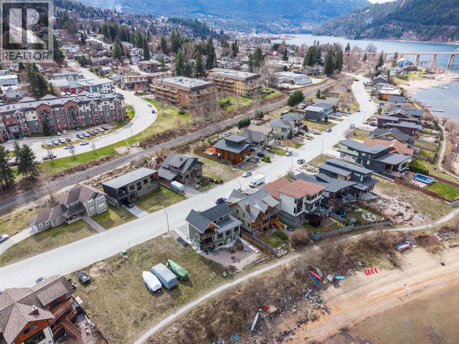 1002 Sproat Drive, Nelson, British Columbia  V1L 7B7 - Photo 7 - 10381001