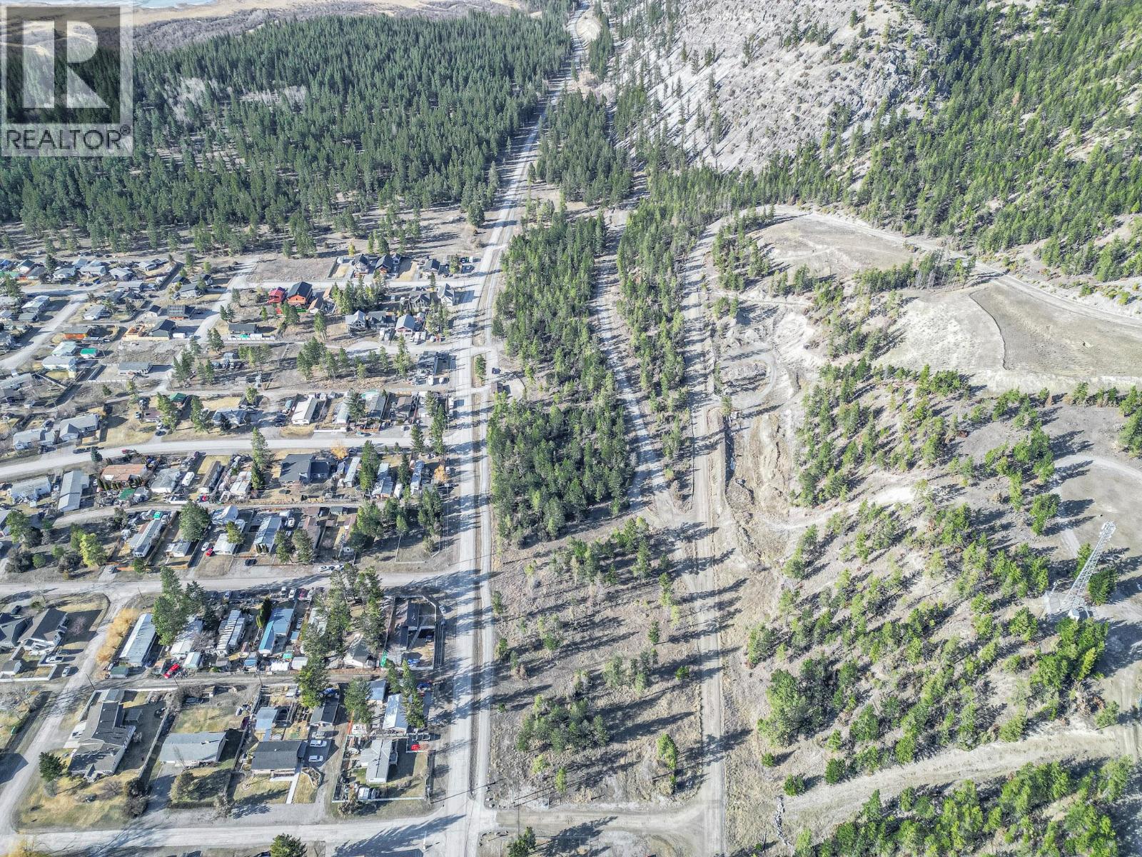 8850 Grainger Road, Canal Flats, British Columbia  V0B 1B0 - Photo 1 - 10381191