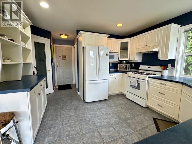 1366 Jayson Road, Kelowna, British Columbia  V1P 1K9 - Photo 20 - 10381097