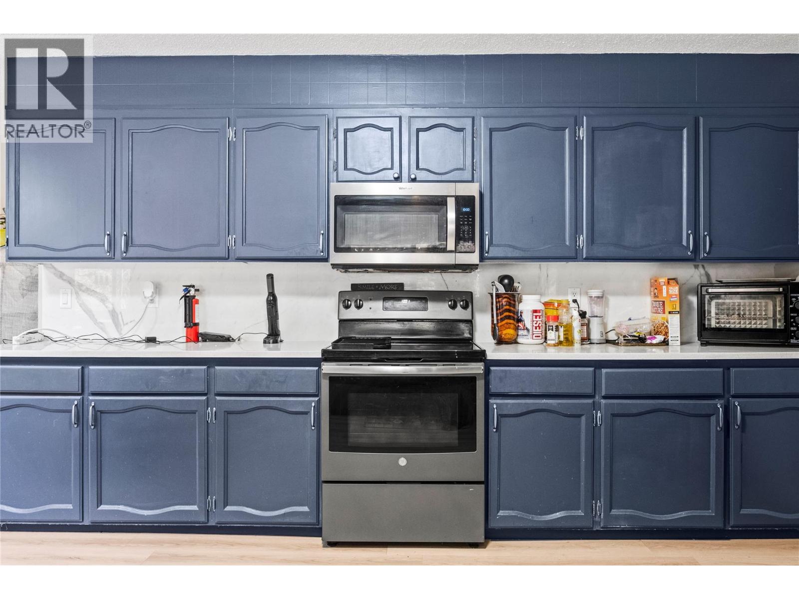 6699 Scott Road, Vernon, British Columbia  V1H 1N4 - Photo 4 - 10380440