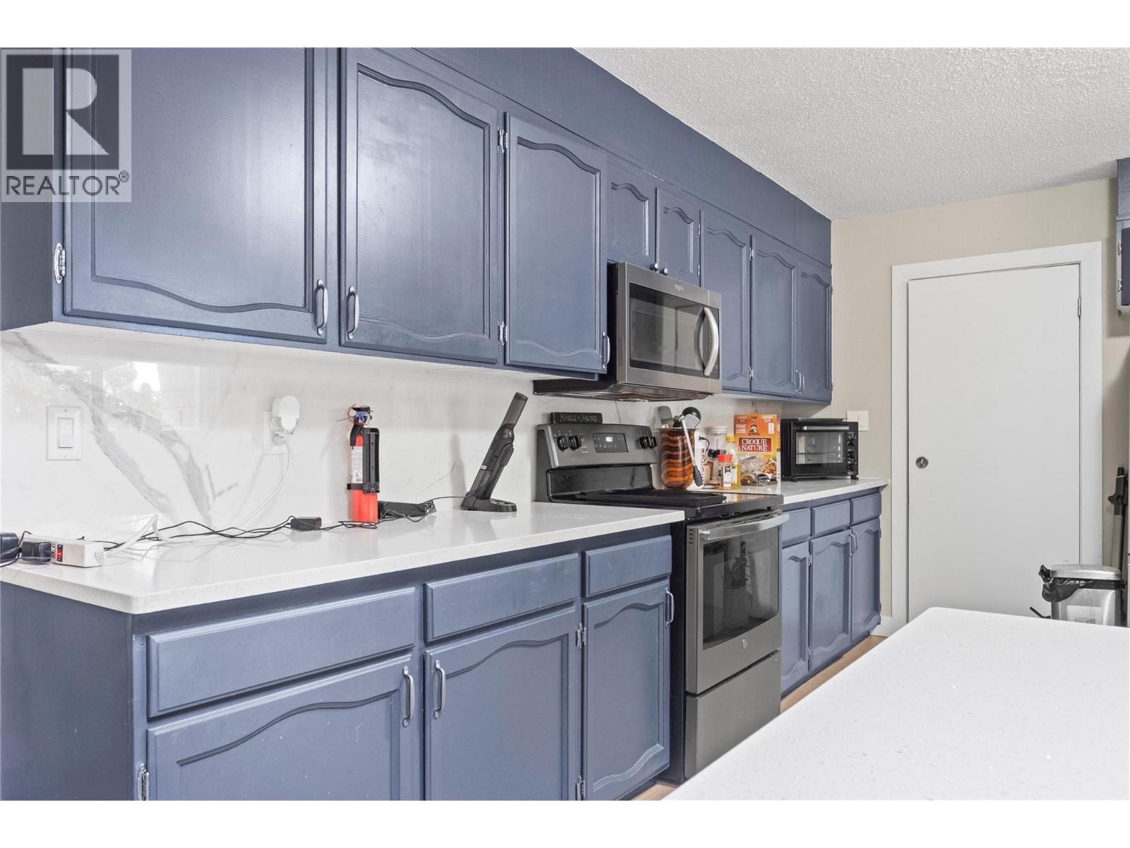 6699 Scott Road, Vernon, British Columbia  V1H 1N4 - Photo 5 - 10380440