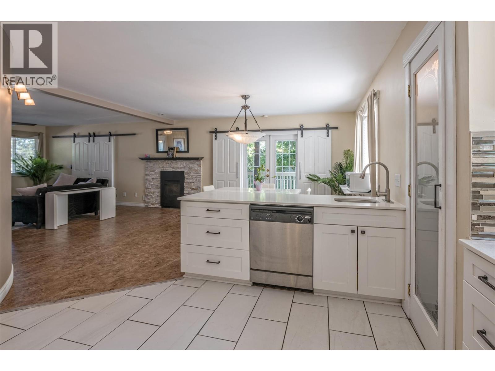 10718 Pinecrest Road, Vernon, British Columbia  V1H 2C1 - Photo 13 - 10381204