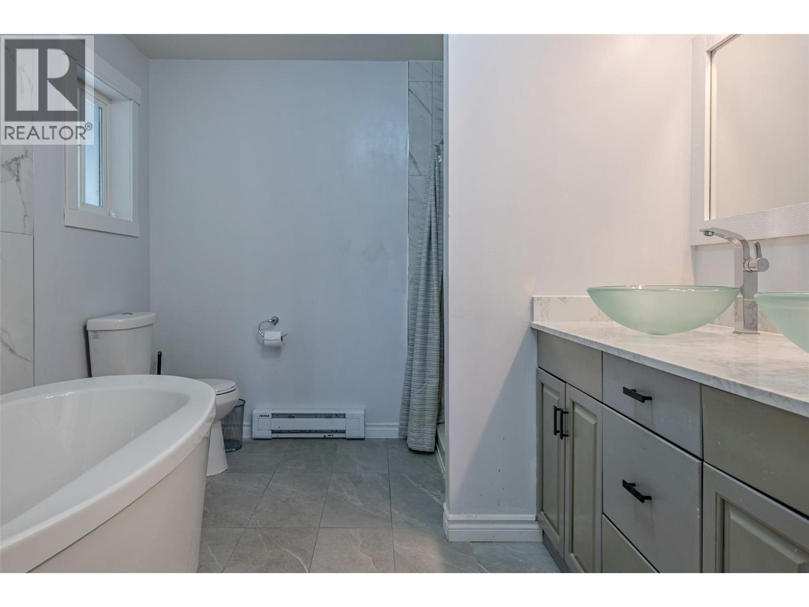 10718 Pinecrest Road, Vernon, British Columbia  V1H 2C1 - Photo 32 - 10381204