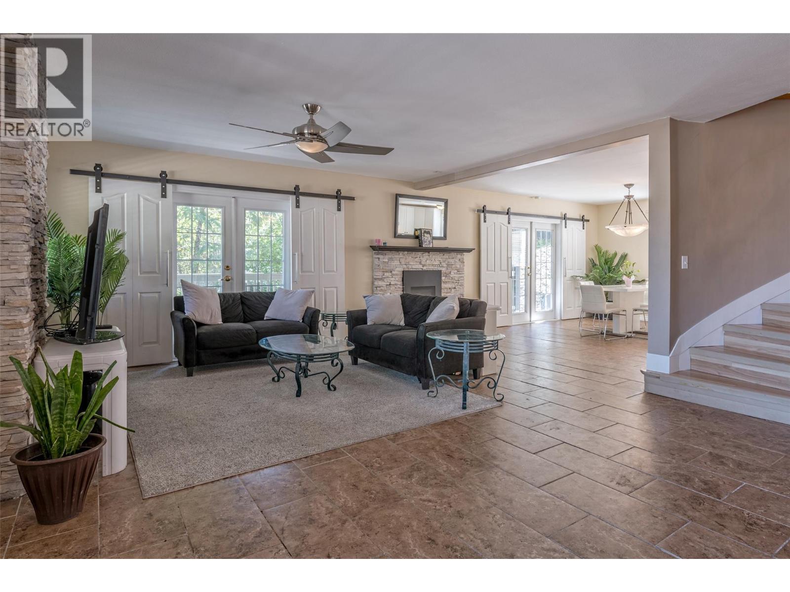 10718 Pinecrest Road, Vernon, British Columbia  V1H 2C1 - Photo 5 - 10381204