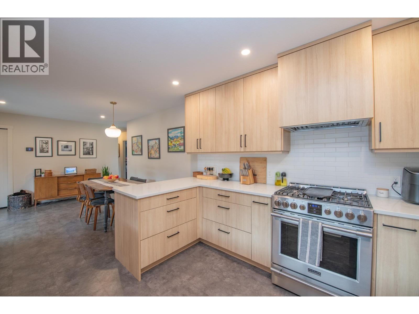 303 Lumby Mabel Lake Road, Lumby, British Columbia  V0E 2G5 - Photo 10 - 10381221