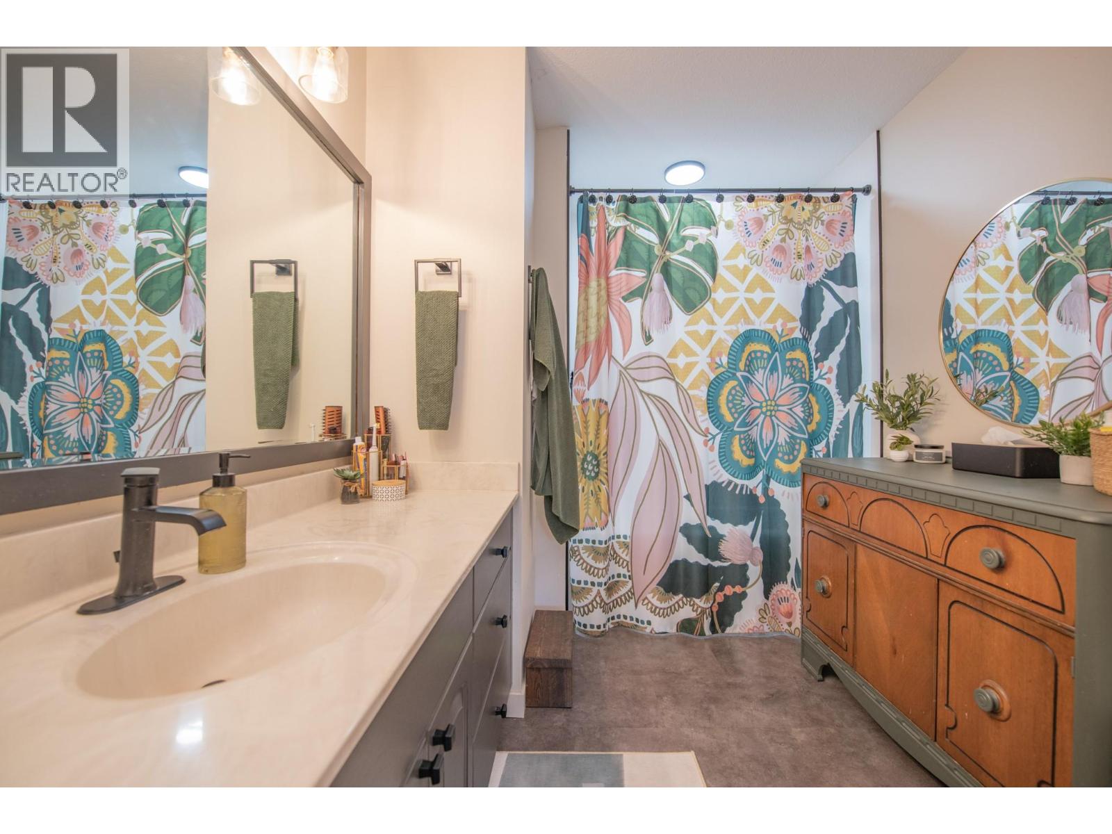 303 Lumby Mabel Lake Road, Lumby, British Columbia  V0E 2G5 - Photo 22 - 10381221