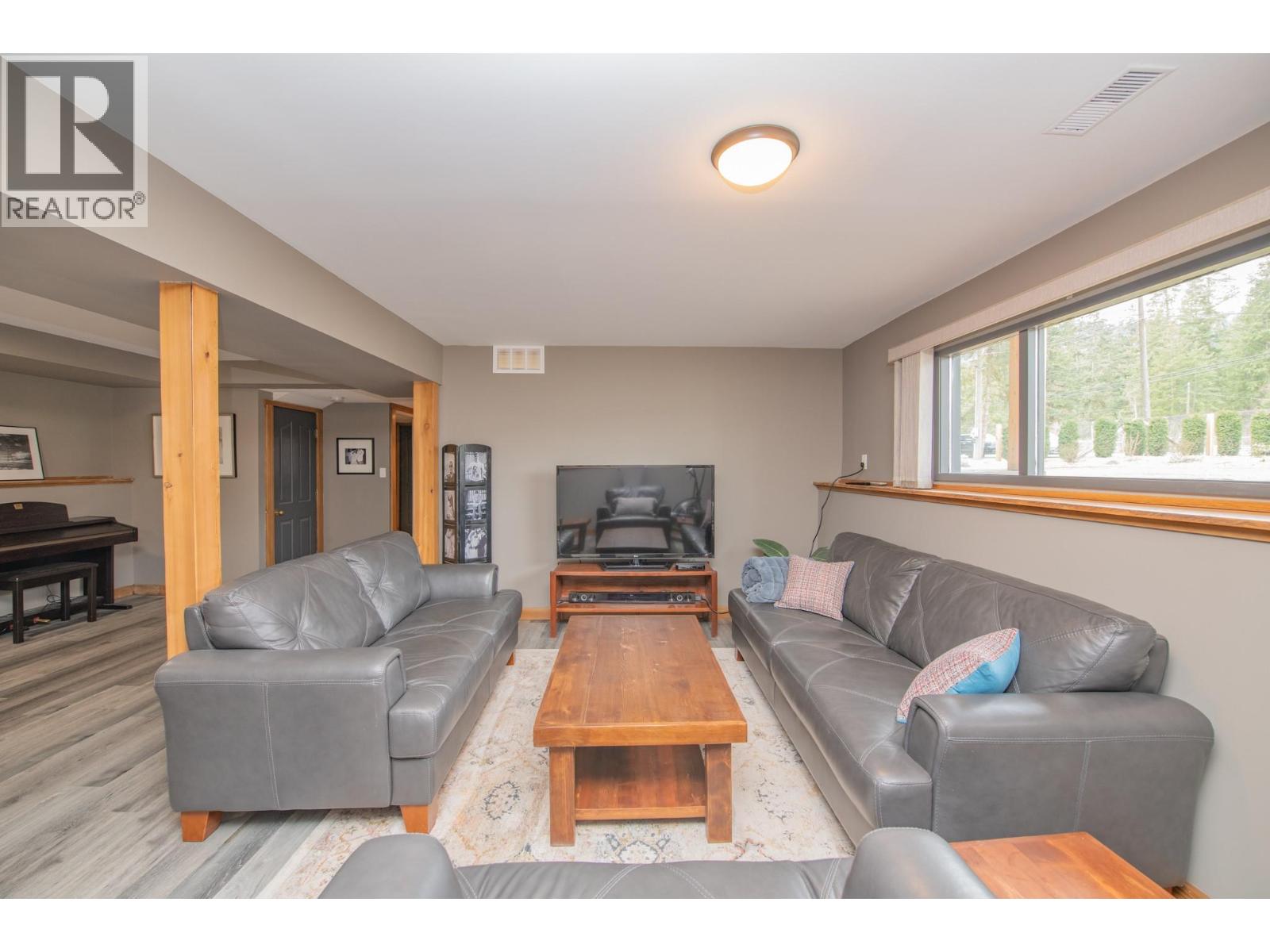 303 Lumby Mabel Lake Road, Lumby, British Columbia  V0E 2G5 - Photo 25 - 10381221