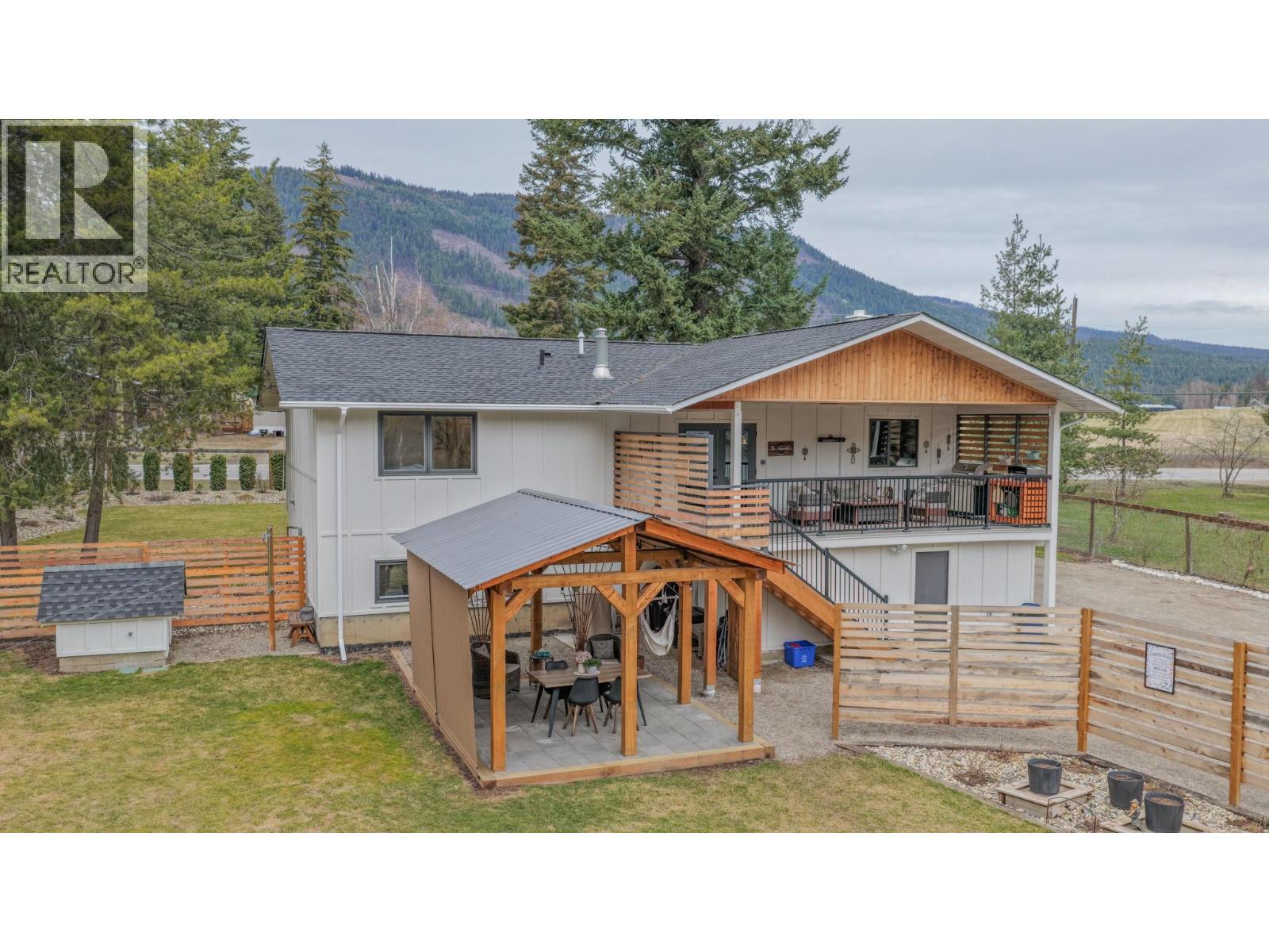 303 Lumby Mabel Lake Road, Lumby, British Columbia  V0E 2G5 - Photo 33 - 10381221