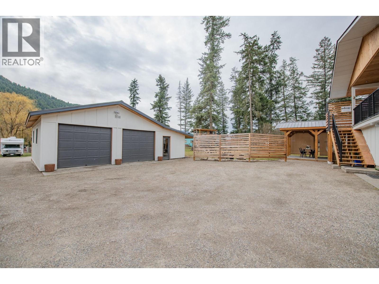 303 Lumby Mabel Lake Road, Lumby, British Columbia  V0E 2G5 - Photo 55 - 10381221