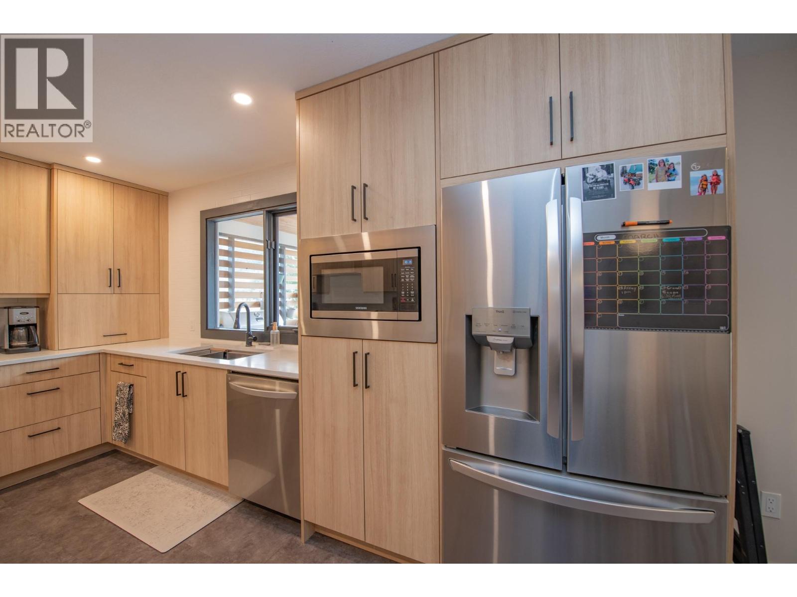 303 Lumby Mabel Lake Road, Lumby, British Columbia  V0E 2G5 - Photo 9 - 10381221