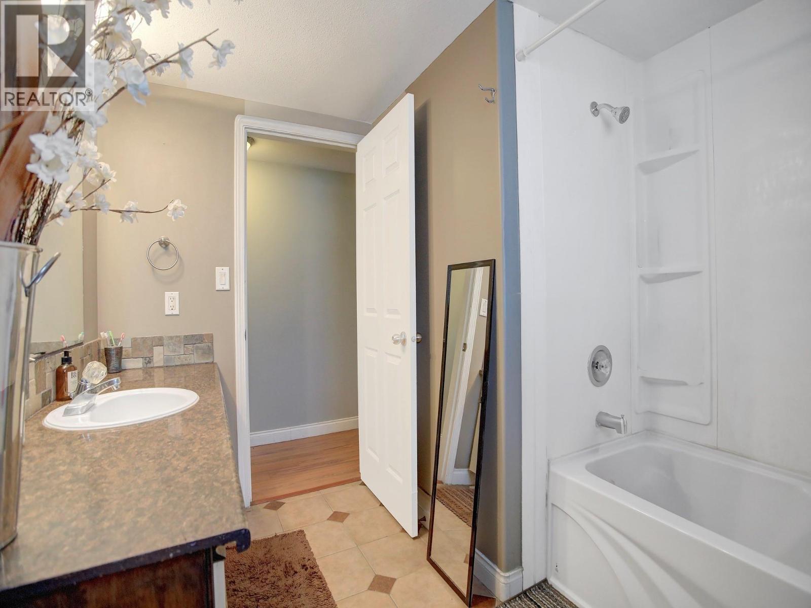 850 Hollywood Road N, Kelowna, British Columbia  V1X 5Y7 - Photo 51 - 10381211