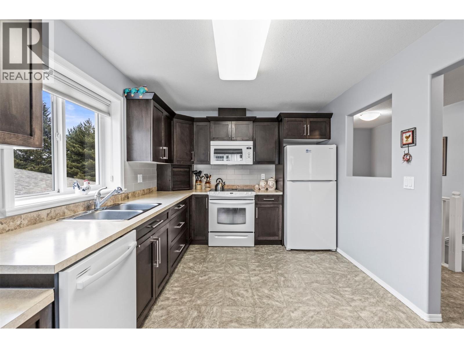 2675 Pine Avenue Unit# 54, Lumby, British Columbia  V0E 2G5 - Photo 14 - 10381179