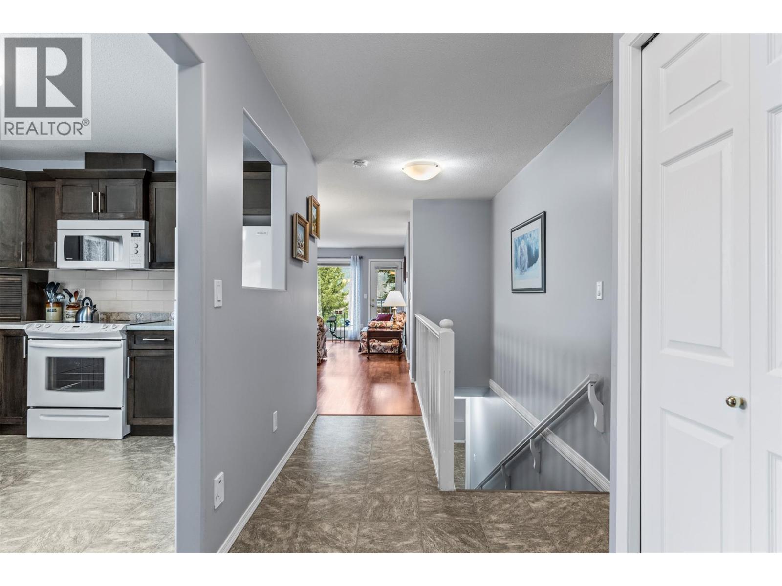 2675 Pine Avenue Unit# 54, Lumby, British Columbia  V0E 2G5 - Photo 17 - 10381179