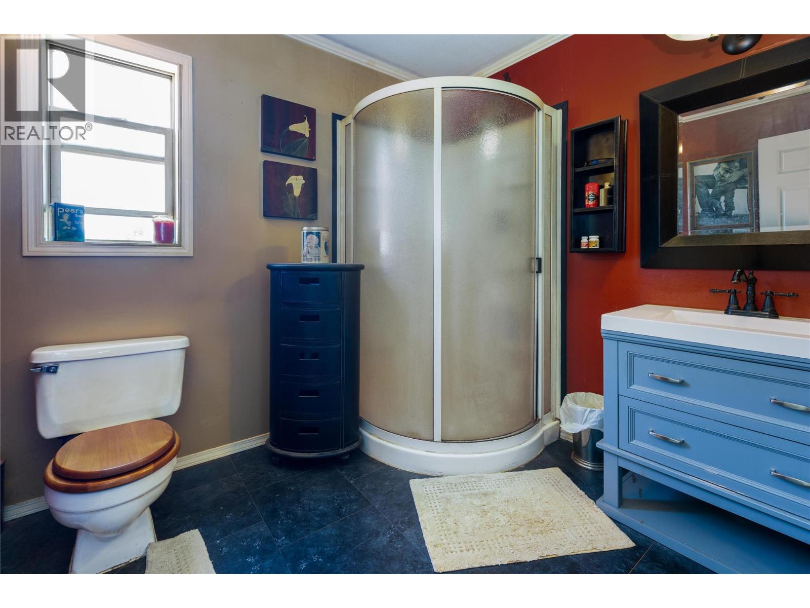 2169 Solsqua Road, Sicamous, British Columbia  V0E 2V0 - Photo 10 - 10381248