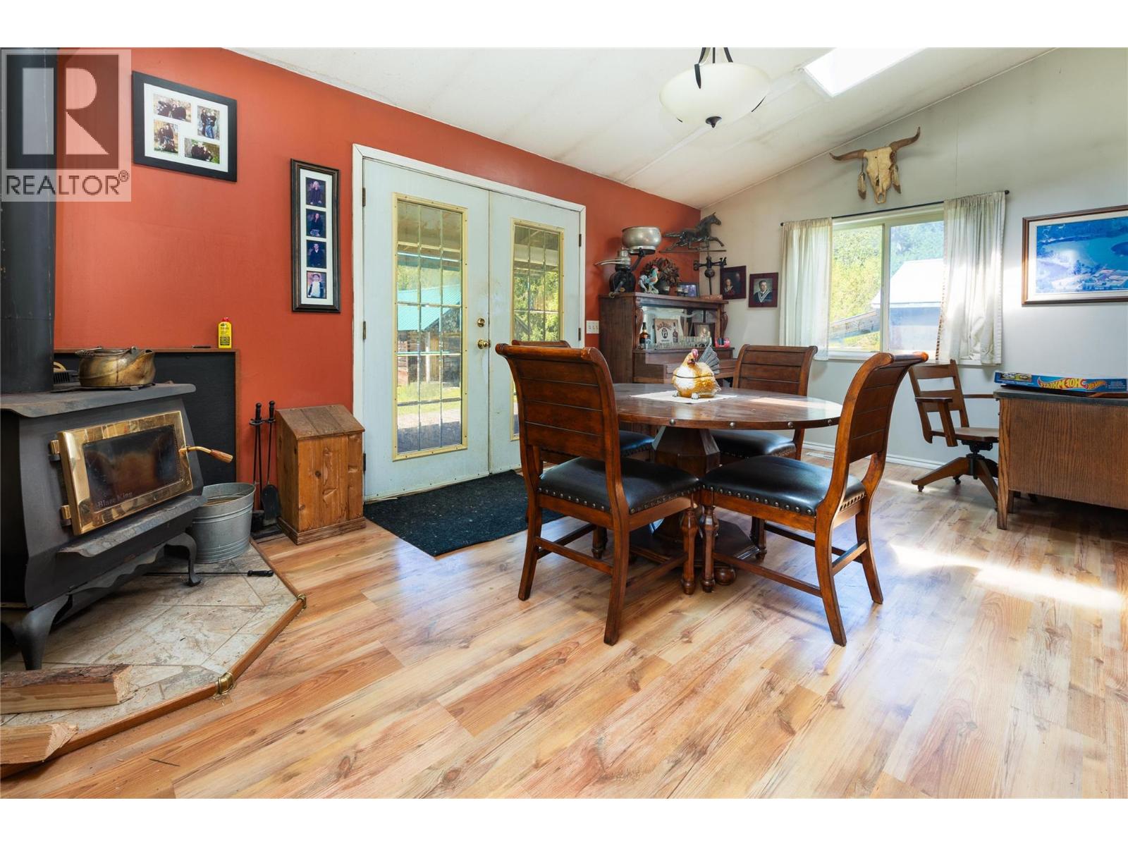 2169 Solsqua Road, Sicamous, British Columbia  V0E 2V0 - Photo 6 - 10381248