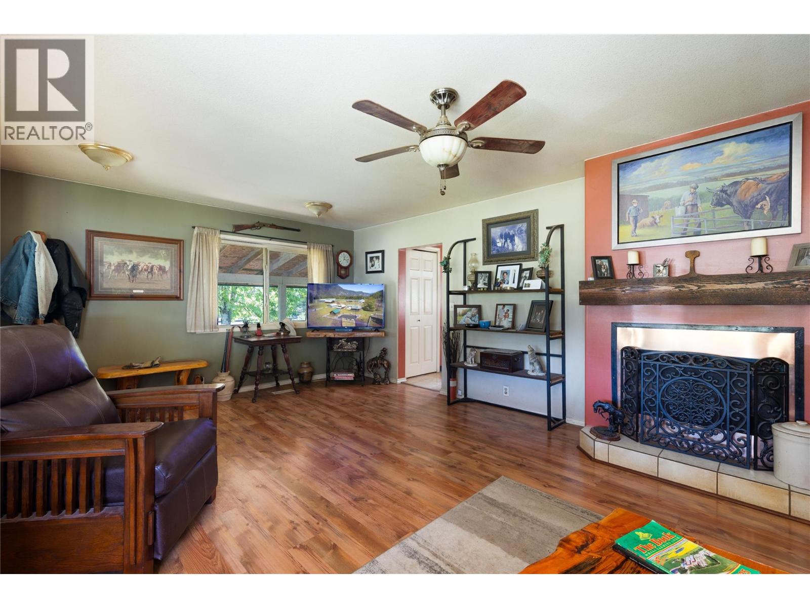 2169 Solsqua Road, Sicamous, British Columbia  V0E 2V0 - Photo 8 - 10381248